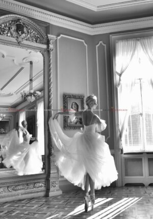 Dmitry Savchenko - Outlined by the window