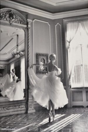Dmitry Savchenko - Fotokonst - Outlined by the window